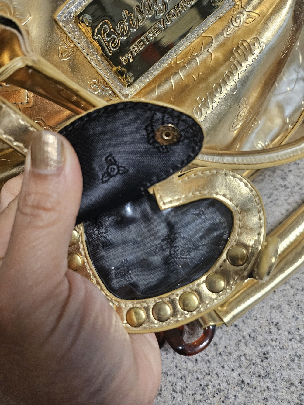 Rare Vintage Y2K Betseyville by Betsey Johnson Metallic Gold Kiss-Lock Bag ✨ - Picture 16 of 16